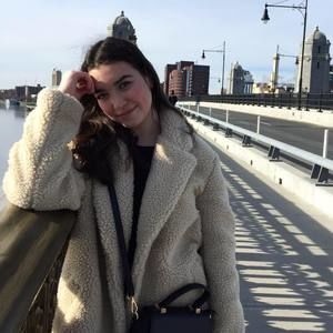 Meet your Posher, Émily